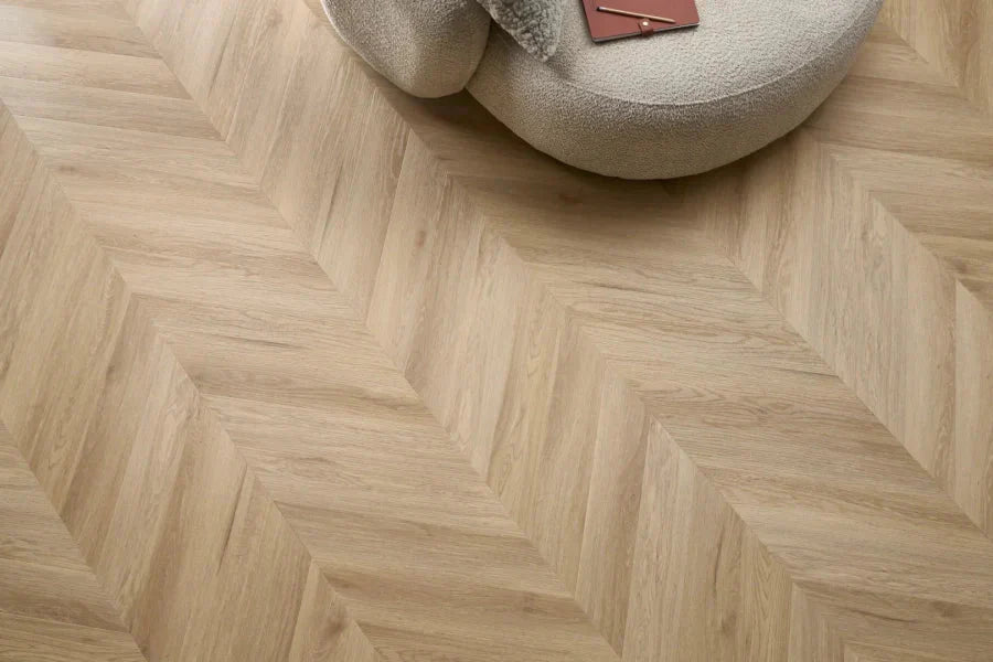 SPC Vinilinės Grindys Amaron Chevron – Harlow Oak - Kiliminesplyteles.lt